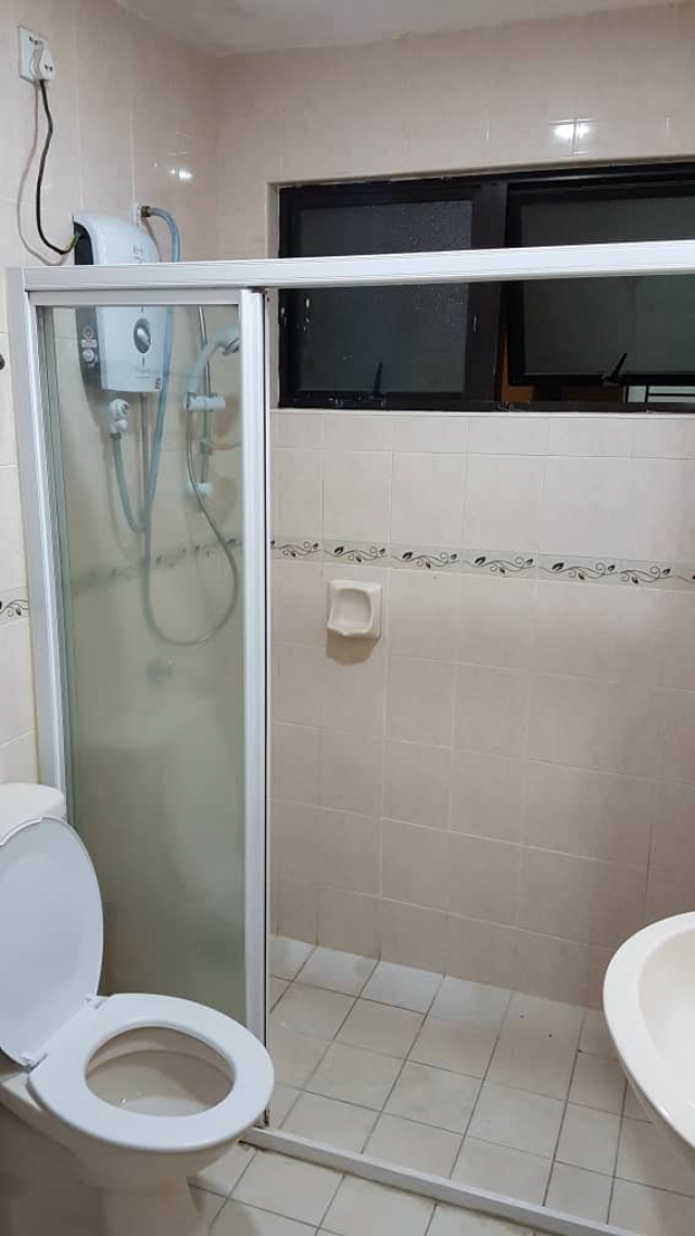 free electric water wifi medium room at pelangi utama condo
