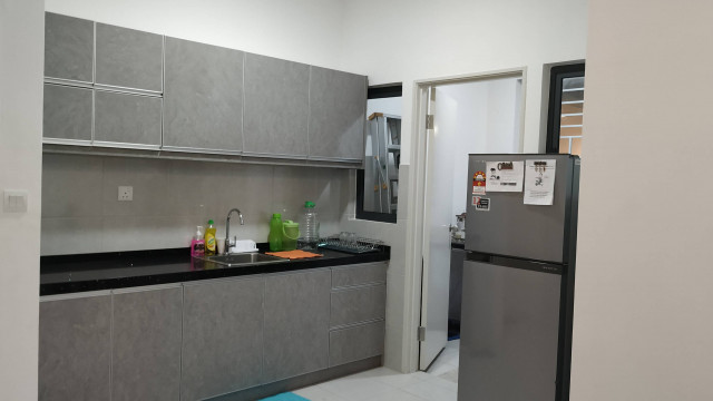 Great! Medium Aircond Room is Now Available at Bandar Puteri, Puchong. Weekly Cleaning and Maintenance Provided!