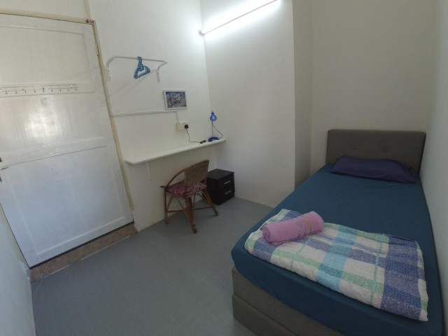 Nice! Limited Medium Aircond Room is Now Available at Jalan Bayan, Bandar Puchong Jaya. Move In Immediately!