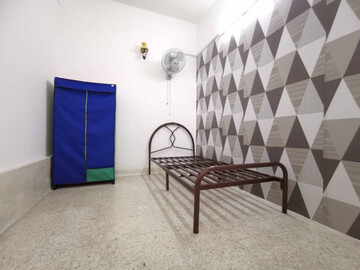 Newly furbished unit in Damansara Jaya!!