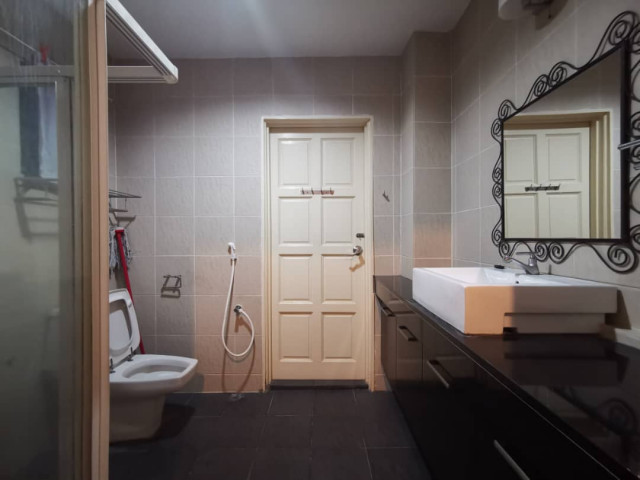 Room for rent in Taman Sea!!!