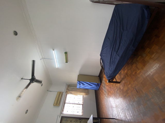 Ss2 Medium room walking distance to taman bahagia lrt station!
