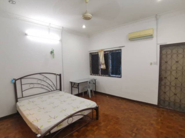 NEAR LRT AFFORDABLE ROOM FOR RENT