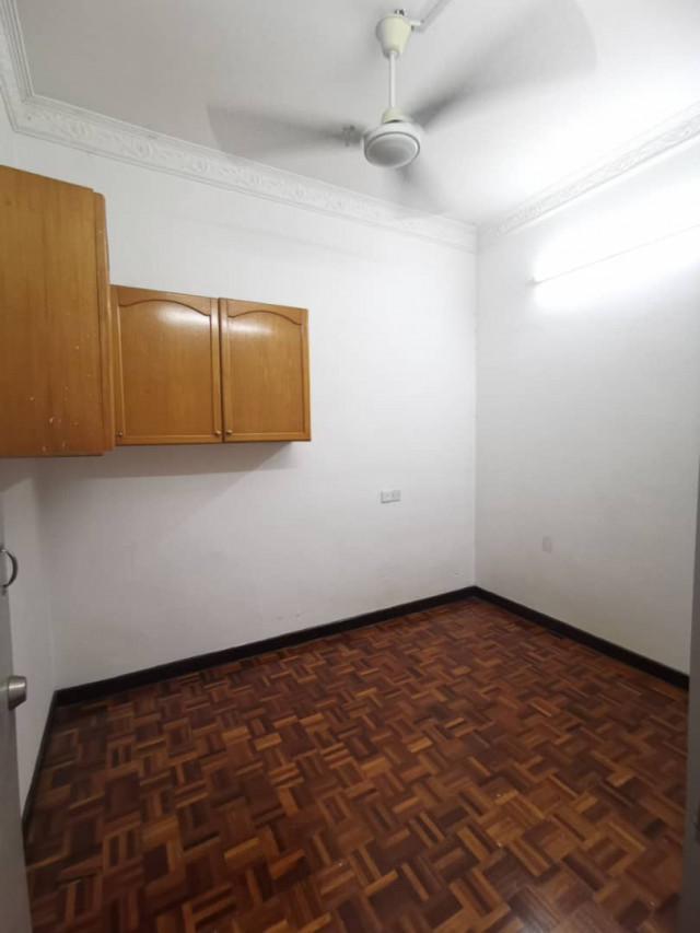 Room for rent in Taman Sea!!!