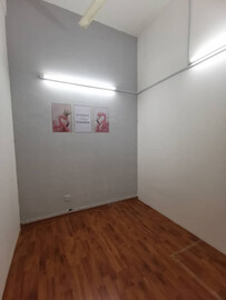 Newly furbished unit in Damansara Jaya!!