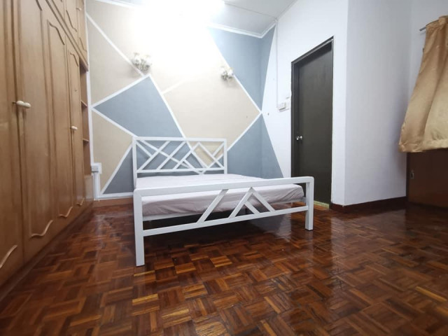 PJ SS2 MEDIUM AIRCOND ROOM INCLUDE UTILITIES