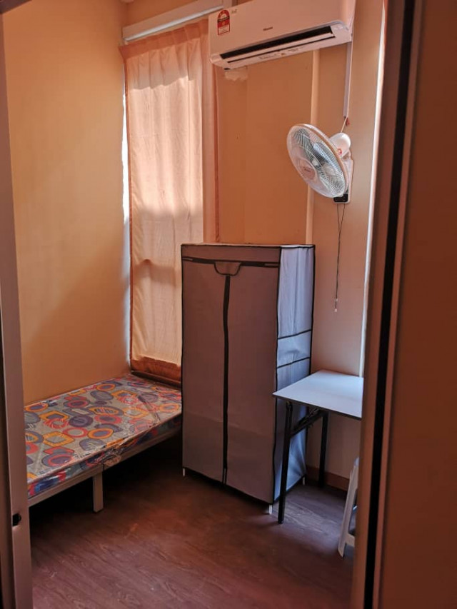 Limited Room at Kelana Jaya! Walking distance to LRT!!