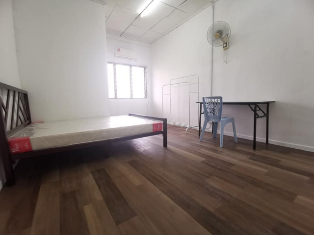 Newly furbished unit in Sea Park !!