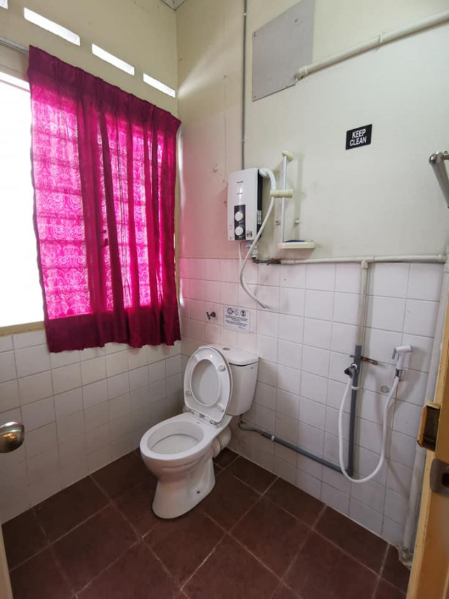 Newly furbished unit in SEA PARK !!