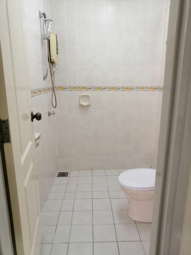free electric water n wifi small room at pelangi utama condominium