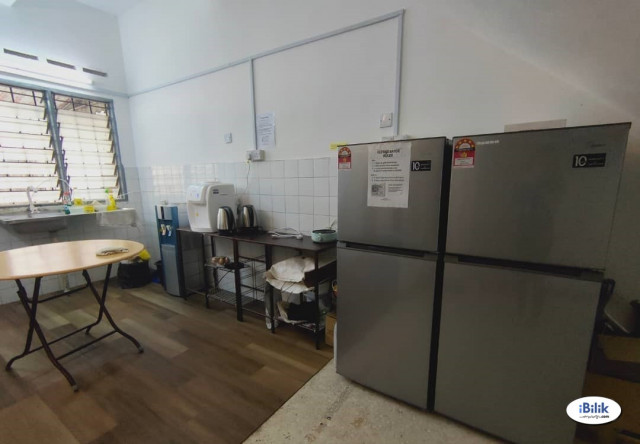 1 Month Rent Accepted!! Room at SS2, Petaling Jaya