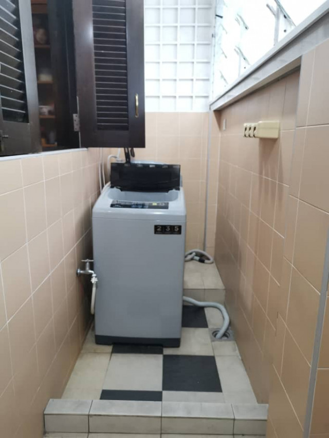 Room for rent in Taman Sea!!!