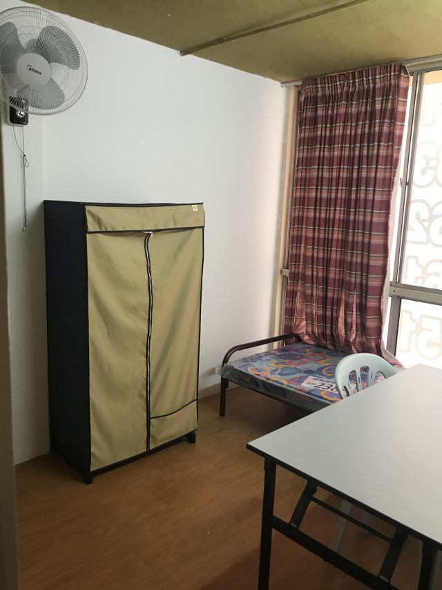 High Speed WI-FI, Terrace House with Guard House & Nice View !! Middle Room at SUNGAI BULOH Near MRT