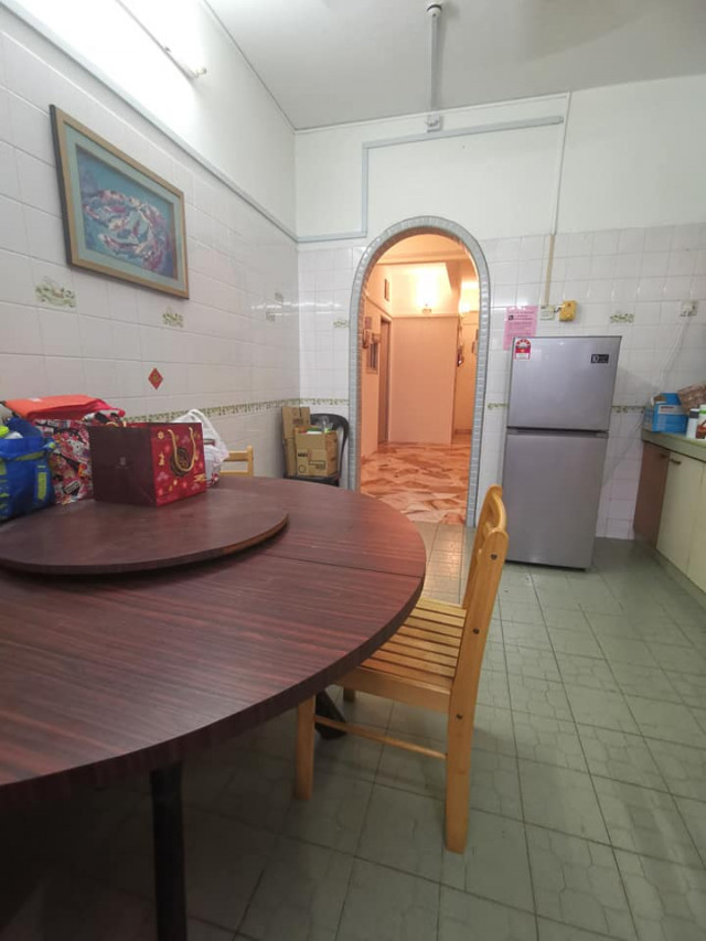 Room for rent in Taman Sea!!!