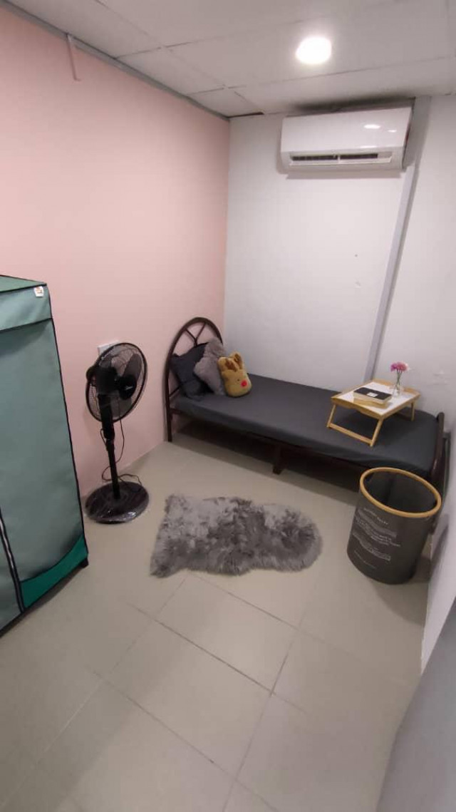 Calm and cozy Ac room at SS2 from rm480