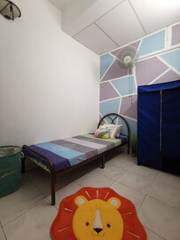 Jalan Tempua, Puchong Jaya Room available. Gate & Guarded  Unit