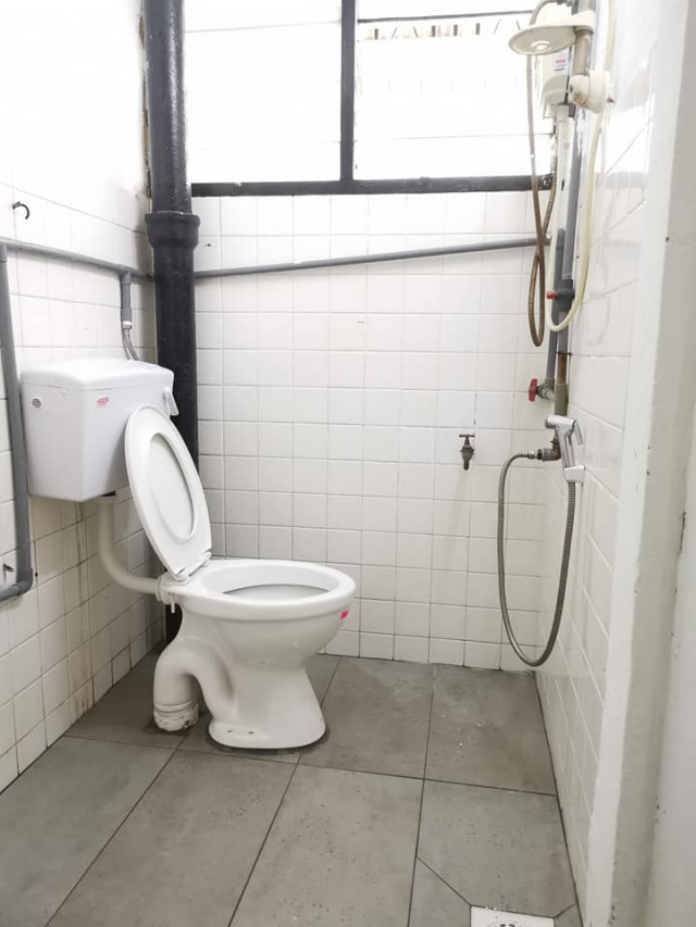 Jalan Tempua, Puchong Jaya Room available. Gate & Guarded  Unit
