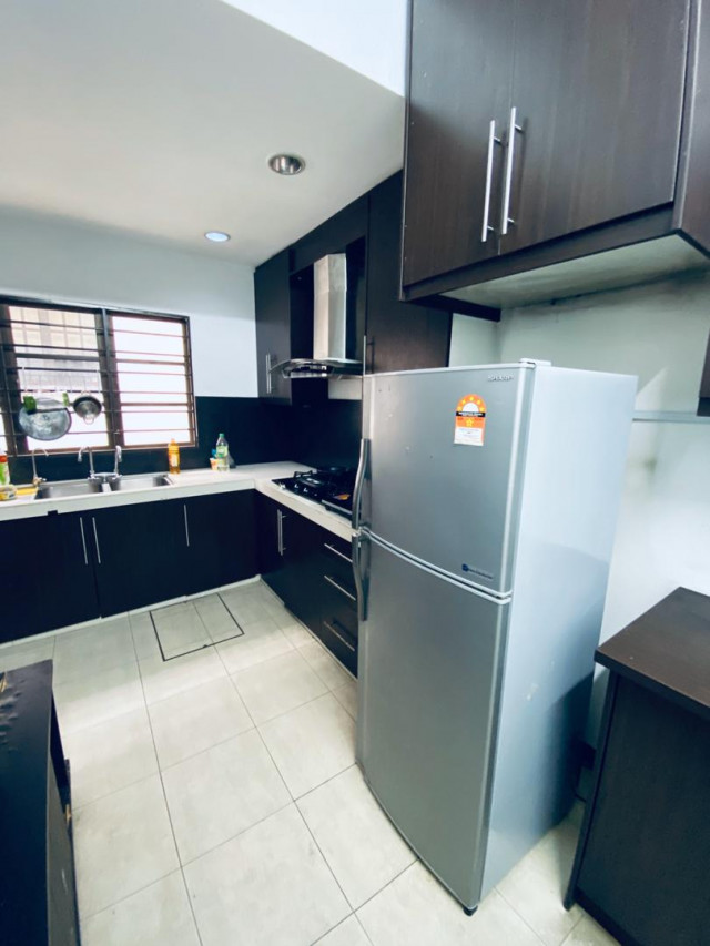 ROOM FOR RENT AT TAMAN MAYANG, KELANA JAYA