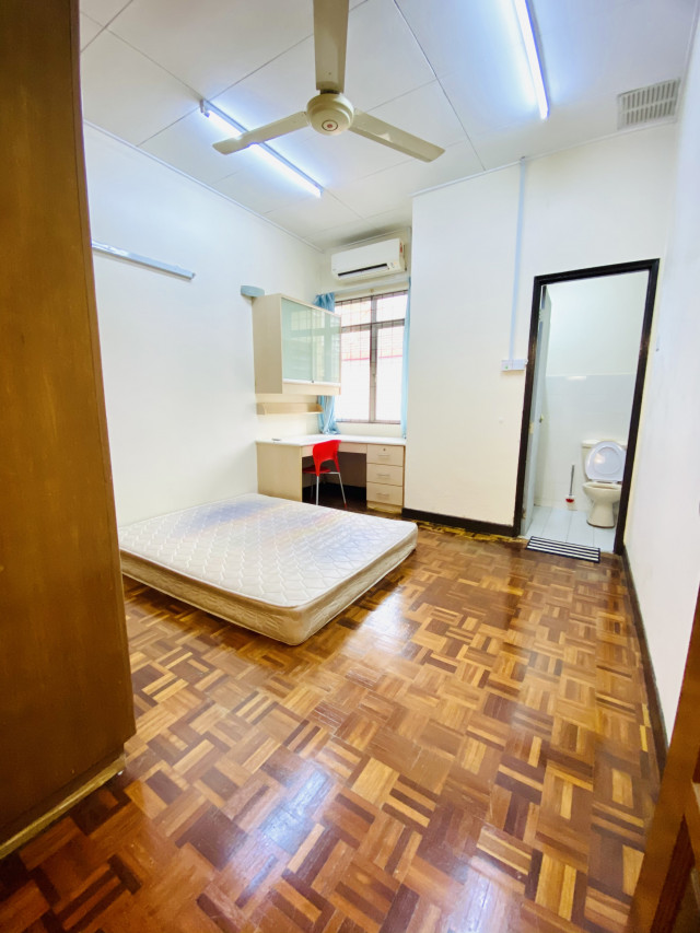 Middle Room at BU2, walking distance to One Utama & MRT