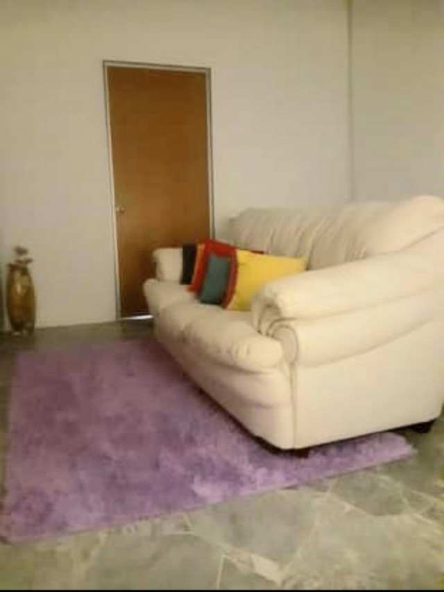 Couples welcomed  aircond Medium room fully furnished