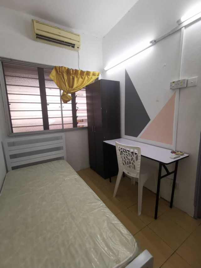 Taman Connaught Landed Room For Rent RoomSOS