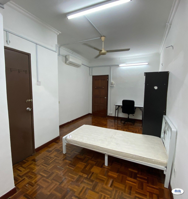 🏠Middle Room at BU10, Bandar Utama, 🚗3 minutes to Centrepoint, 5 minutes to One Utama, First Avenue, Mutiara Damansara
