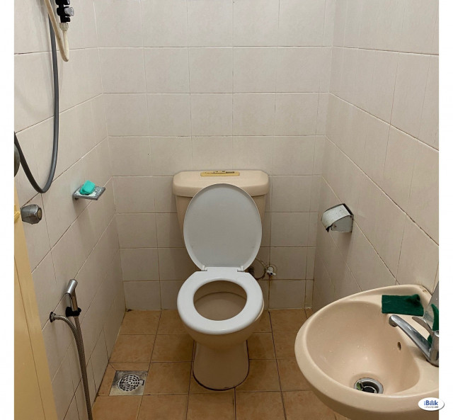 🏠Middle Room at BU10, Bandar Utama, 🚗3 minutes to Centrepoint, 5 minutes to One Utama, First Avenue, Mutiara Damansara