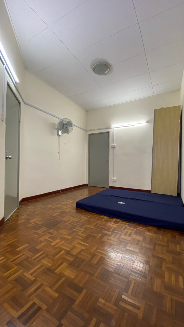 🏠Attach Bathroom Middle Room at BU3, Bandar Utama 🤩6 Minutes walking distance to One Utama, KPMG, First Avenue, Surian Tower, MRT Mutiara Damansara