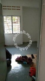 Petaling Jaya , Jalan SS 3 , Corner house (Bigger Room Available)