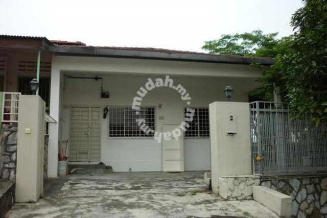 Petaling Jaya, Jalan SS3, corner house ( Bigger Room)