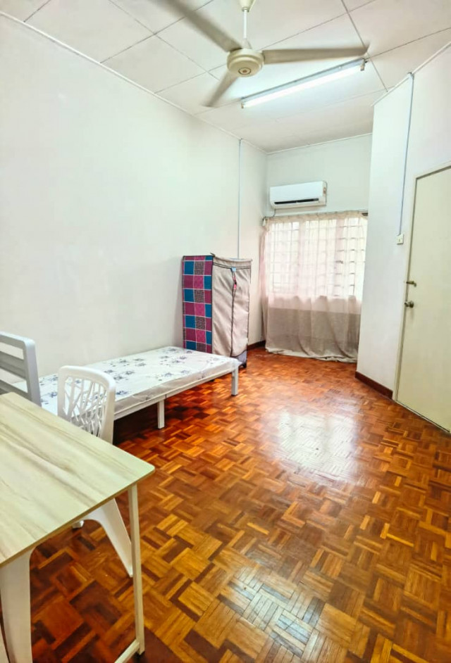 SS2 Room For Rent