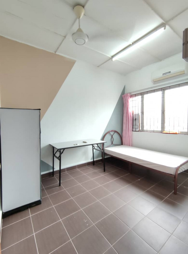 🆓1Month Rental Medium Room for Rent !