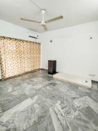 room for rent at pj area