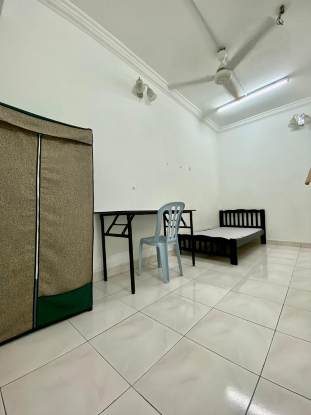 💓Single Room at Bandar Utama  ⭐Near to One Utama , MRT Bandar Utama, 1 Power House , First Avenue , Centre Point , IKEA , MRT Mutiara Damansara , Surian Tower