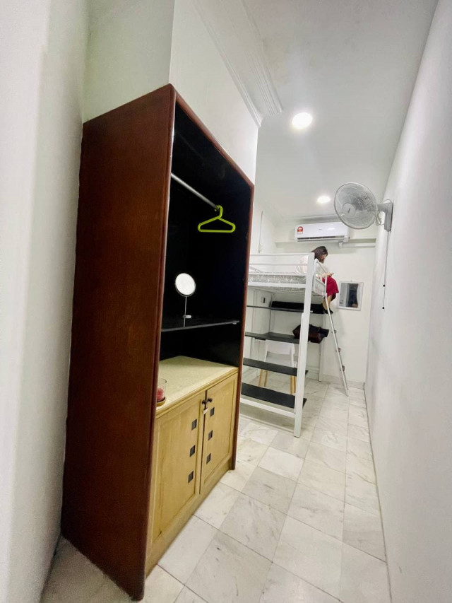Say No More Deposit ❗❗ Safe & Luxury Condominium With Affordable Room RM700💰 At Downtown Condo Jalan Raja Chulan 🚆