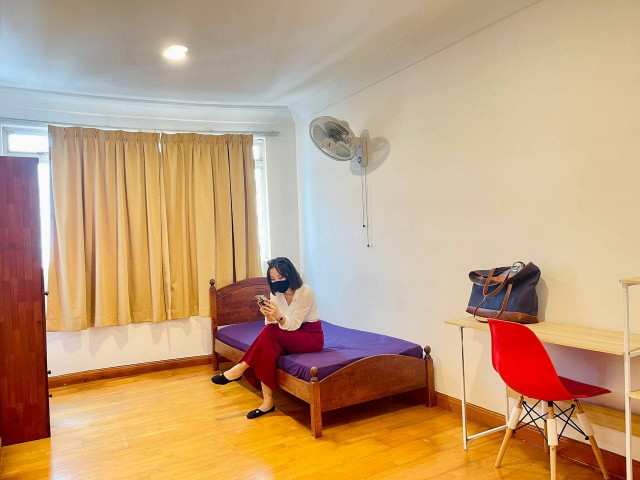 📌Stay on budget! Rent Large Room With Fully Furnished Room from RM1150 ! Save 2 month deposit!💰 Convenient place to stay! Near Mall 🏩 & Trains!