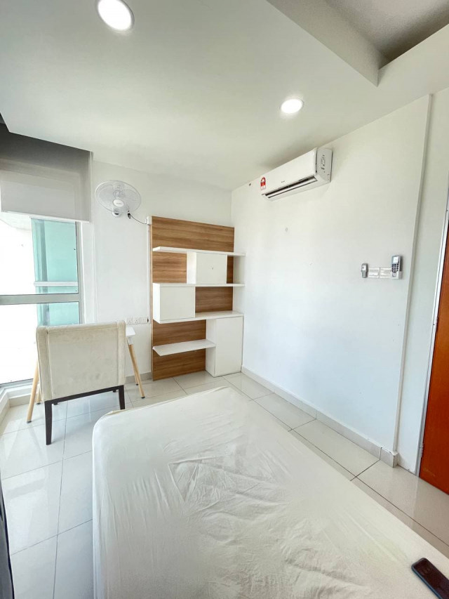 😖Stress Everytime Need To Change Room Because Of Housemate! Don’t Want Sharing Room! Big Space & Free Cleaning🧼! Need Near Mall🏬!