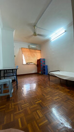 🔥Actual Room Photo 🔥Middle Room, Bandar Utama  🚶Easy Access to First Avenue, One Utama, 1powerhouse, Centrepoint, First City UC, Merchant Square