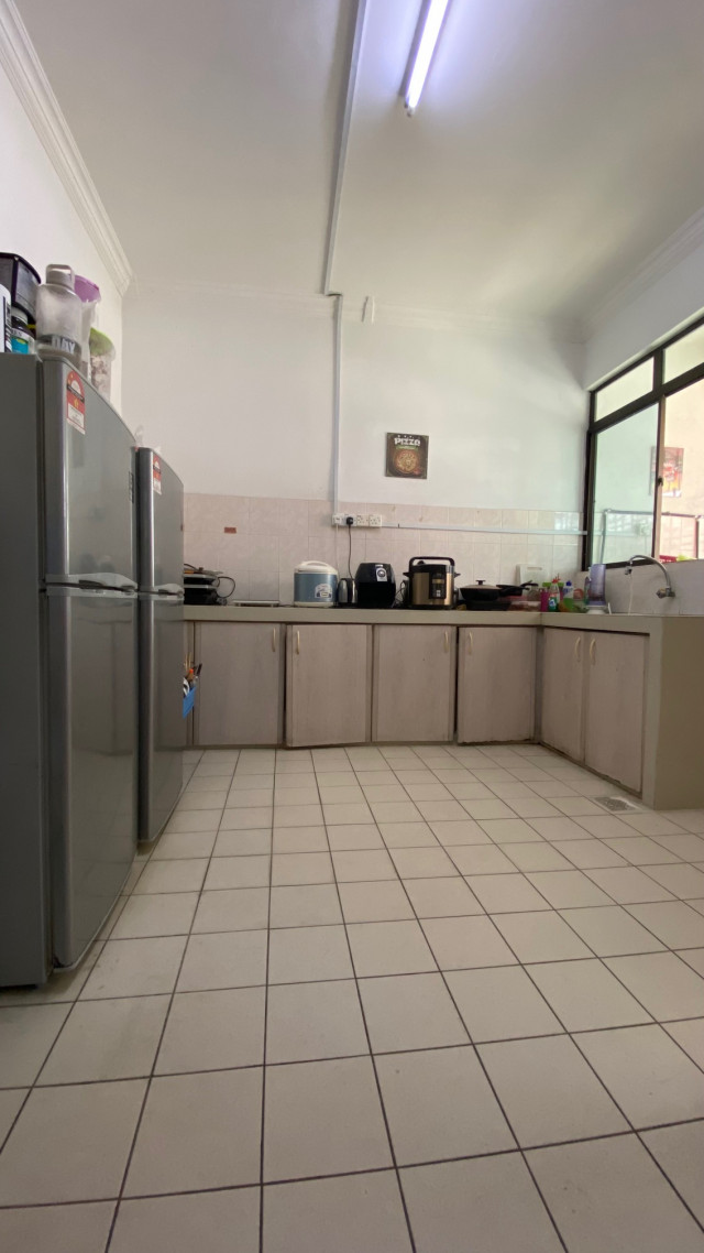 🔥Actual Room Photo 🔥Middle Room, Bandar Utama  🚶Easy Access to First Avenue, One Utama, 1powerhouse, Centrepoint, First City UC, Merchant Square