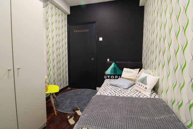 Hello This Is 🙌🏻Gender-Based Rooms! Female Unit! Girls Only💁🏻‍♀️ Stay On Budget but Safety Assured!💯 No Deposit Room All Girls Unit At PWTC Area!! Fully Furniture!🪑