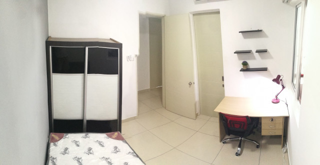 The Regina @ USJ 1 (Middle bedroom with Shared Toilet)
