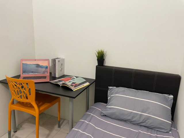 Below Market Price📑! Good Price & Value! ⛱Comfort Location In KL City Area, Female Unit with 👱🏻‍♀️Single Room! Near To Sunway Putra Mall🛍!