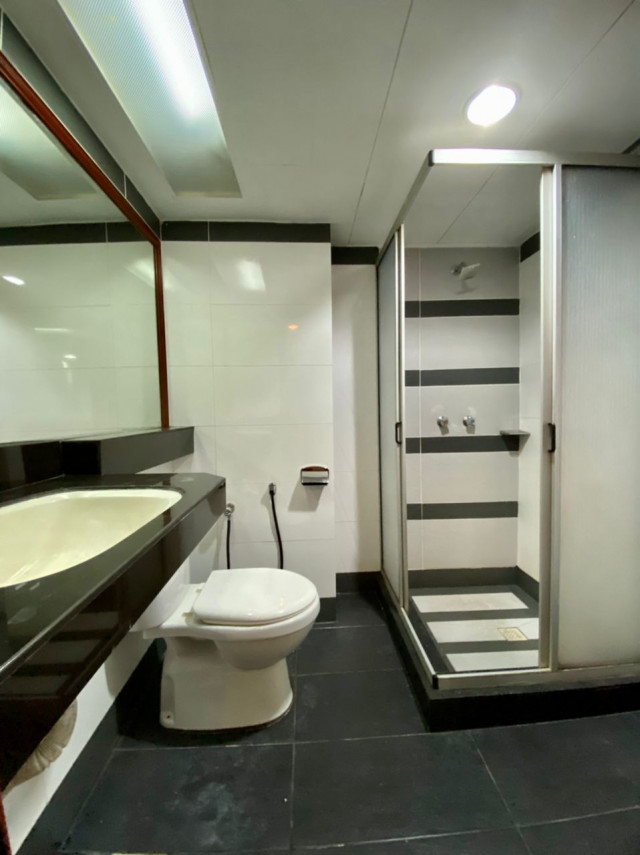 Hotel style attach bath at ChowKit..near HKL, Monorail Chow kit, Sunway putra Mall
