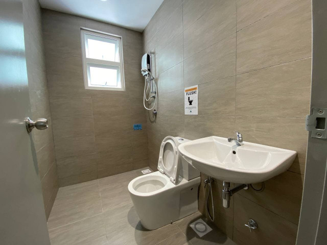 💥Over 550 tenants stay with Us!💥 KL Zero Deposit Rooms!😎 Rent Master Bedroom from RM1100 with private bathroom! LRT Titiwangsa Station & HKL 🏥 🌐Enjoy FREE WiFi! 😈