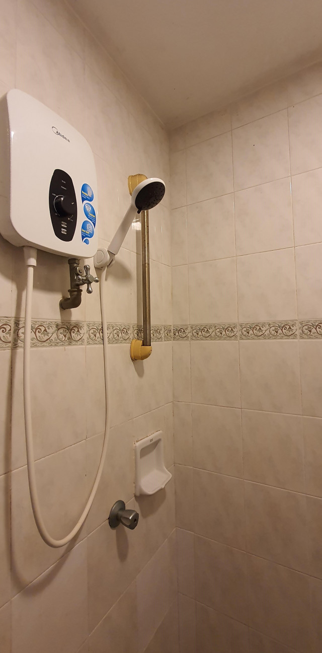 (CHINESE ONLY) MEDIUM ROOM FOR RENT PELANGI DAMANSARA BLOCK J(INCLUDED UTILITY & WIFI)