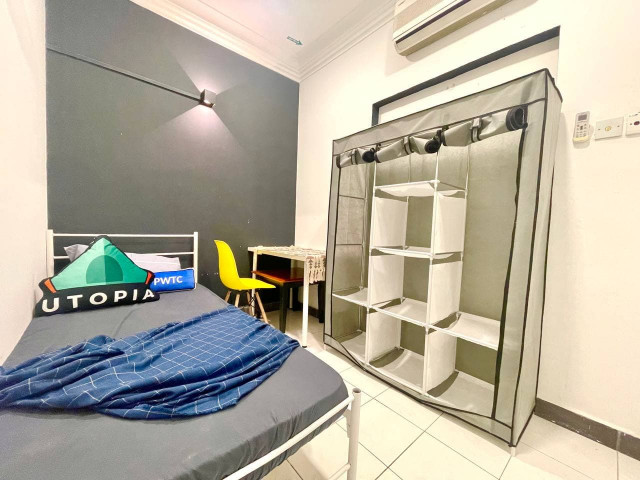 🙌🏻Gender-Based Rooms! Female Unit! Girls Only💁🏻‍♀️ Stay On Budget but Safety Assured!💯 Rent All Girls Unit At PWTC Area From RM600!!