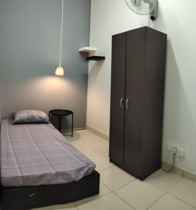 1U ROOM FOR RENT RM390 !