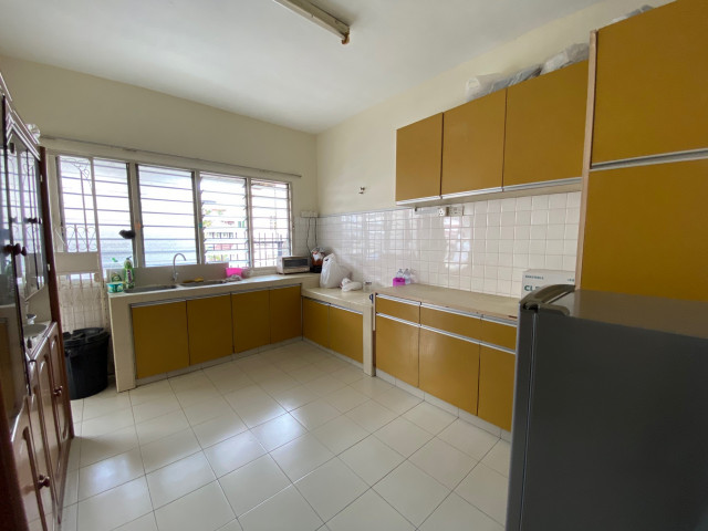 (female house) SS2 ROOM FOR RENT !